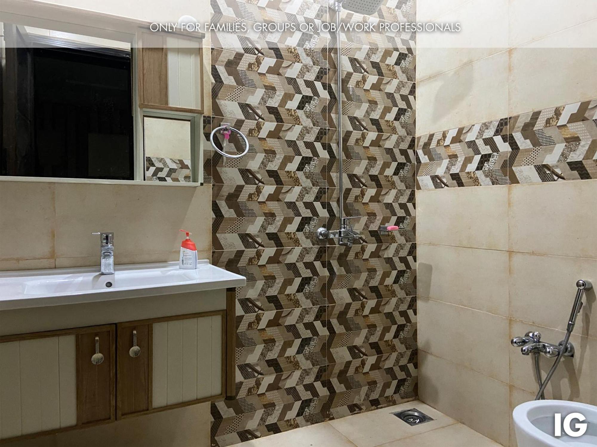 3 Bedroom Furnished Holiday Home Near Valencia Town, Lake City & Ring Road Lahore Eksteriør bilde