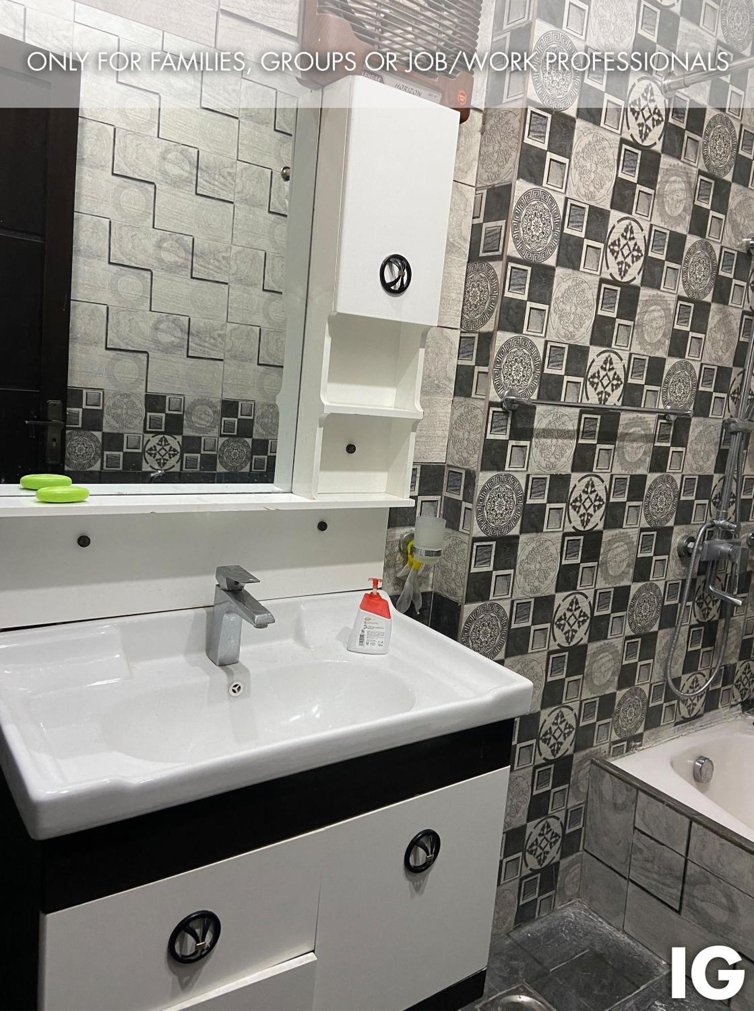 3 Bedroom Furnished Holiday Home Near Valencia Town, Lake City & Ring Road Lahore Eksteriør bilde